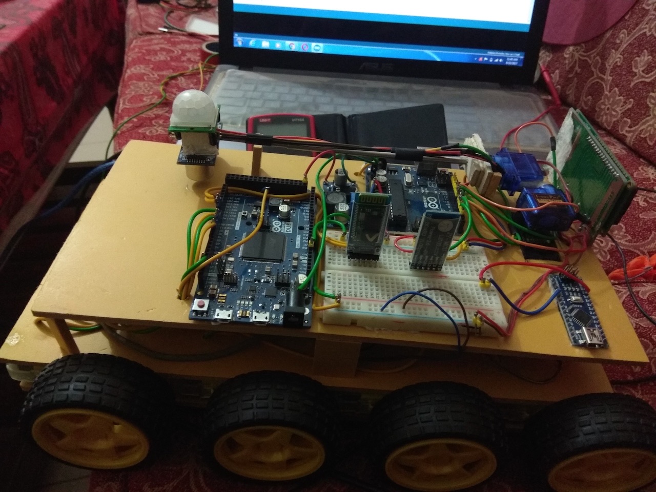 MCU Based Robot Car with Sensors